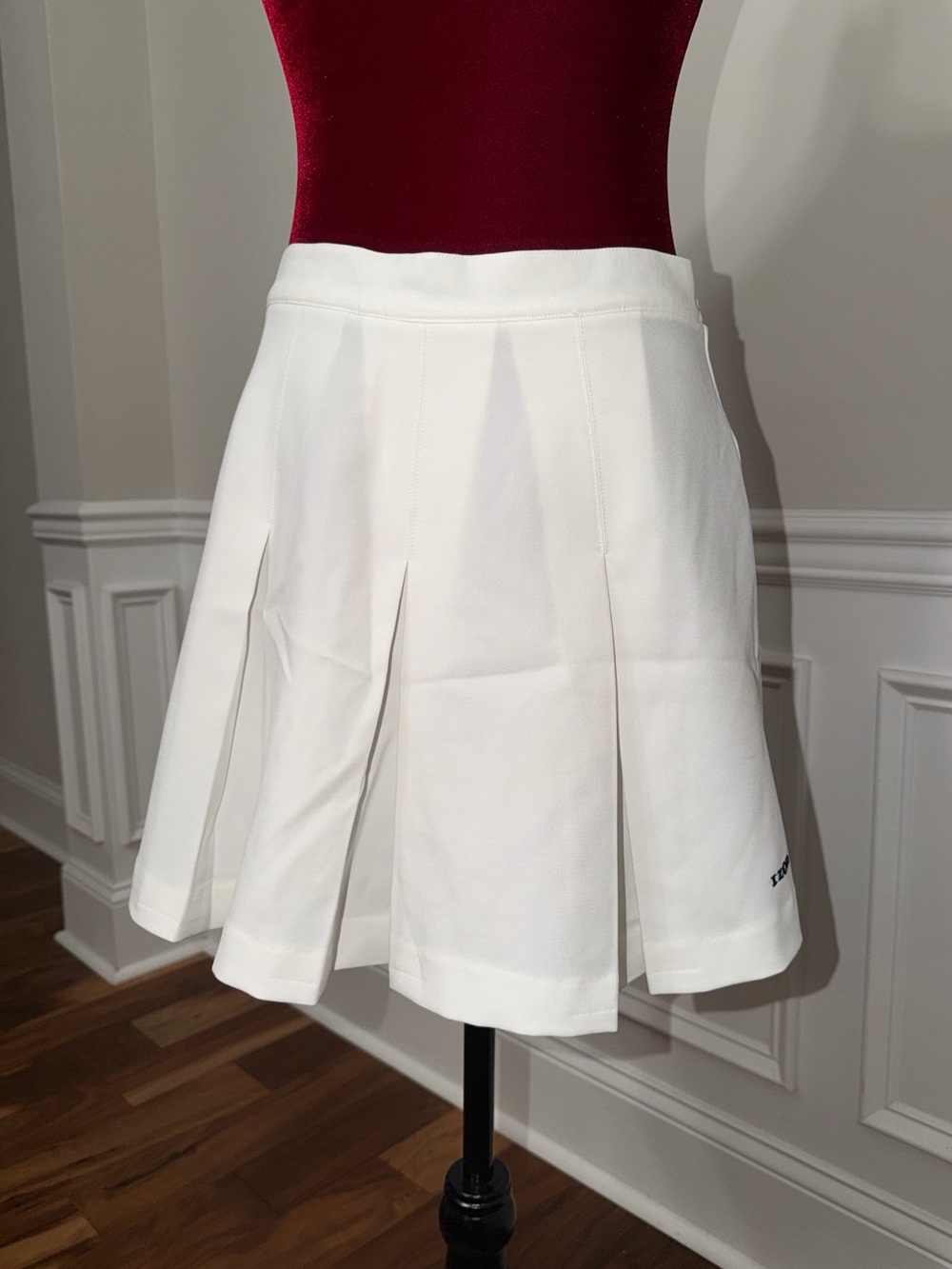 Vintage IZOD Pleated White Tennis Skirt High Waisted Preppy Athletic Retro‎ Sz 6